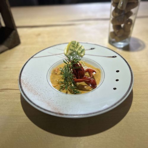 Restaurant Normandie - Cuisine locale Normandie - Restaurant Héricourt-en-Caux - Gastronomie normande - Produits locaux Normandie - Menu de saison Normandie - Dîner au bord de la rivière - Terrasse restaurant Normandie